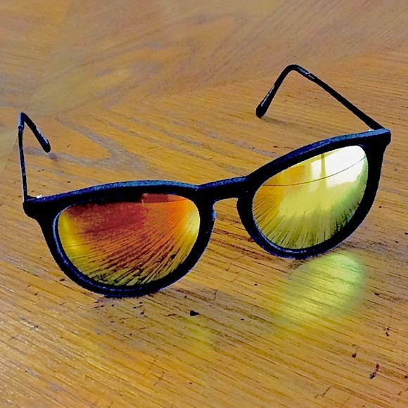 Dick’s Cottons Sunglasses! - Picture 3 of 9